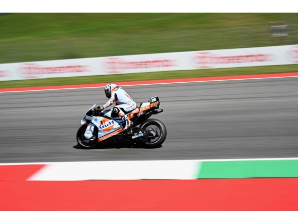 Trackhouse MotoGP Team's Spanish rider Raul Fernandez takes part in the sprint on the eve of the Italian Moto GP Grand Prix at Mugello circuit, in Mugello, near Florence, on May 30, 2026. (Photo by Andreas SOLARO / AFP)
