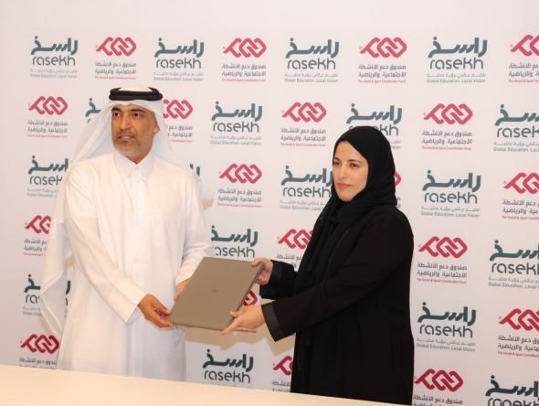 Vice President for Strategic Educational Initiatives at QF’s Pre-University Education, Sheikha Noof Ahmed bin Saif Al Thani and Director of Programmes at Daam, Hassan Yousef Al-Obaidly at signing ceremony. 