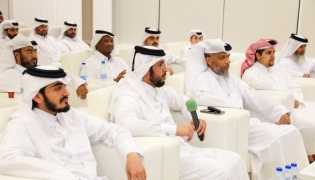 Ministry of Awqaf officials during the launch of the app at a ceremony.
