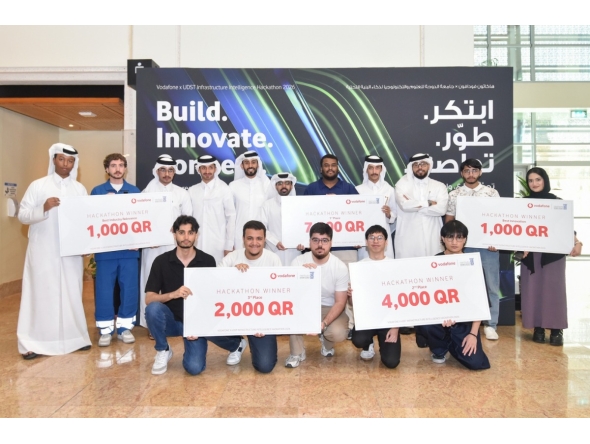 Officials and the prize winners during the event.