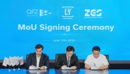 CEO of QFZ Sheikh Mohammed bin Hamad bin Faisal Al-Thani, Chairman of Jiangsu Luyi Investment Co. Ltd Yin Haijie, and Chairman of Zhejiang Zhenshen Insulation Technology Zhang Chunhua during the signing of MoU.