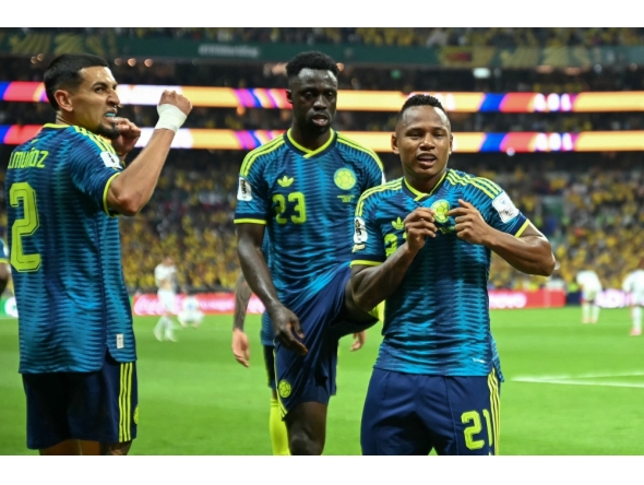 Colombia's midfielder #21 Jaminton Campaz (R) celebrates scoring his team's third goal during the 2026 World Cup Group K football match between Uzbekistan and Colombia at the Mexico City Stadium in Mexico City on June 17, 2026. (Photo by Yuri Cortez / AFP)