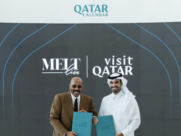 Visit Qatar has signed a partnership agreement with Melt Live, signed by CEO of Visit Qatar Eng Abdulaziz Ali Al-Mawlawi and global star Steve Harvey.
