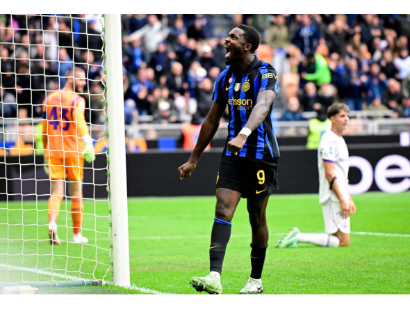 Inter Milan's French forward #09 Marcus Thuram reacts during the Italian Serie A football match between Inter Milan and Fiorentina at San Siro stadium in Milan, northern Italy, on October 25, 2026. (Photo by Stefano Rellandini / AFP)