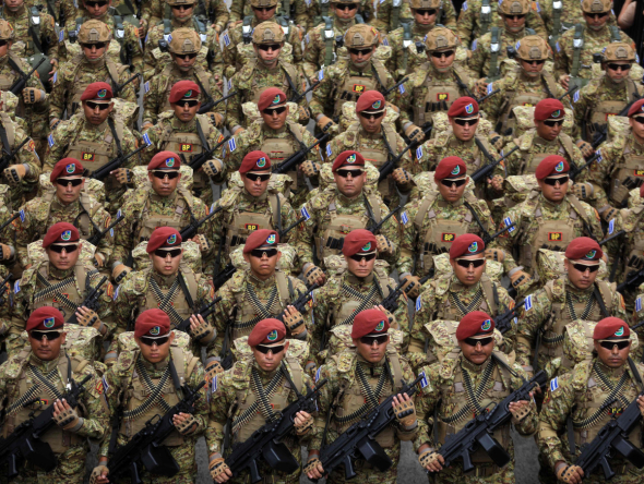 (FILES) Members of the Salvadoran military parade during celebrations marking the 205th anniversary of El Salvador's independence, in San Salvador on September 15, 2026. (Photo by MARVIN RECINOS / AFP)