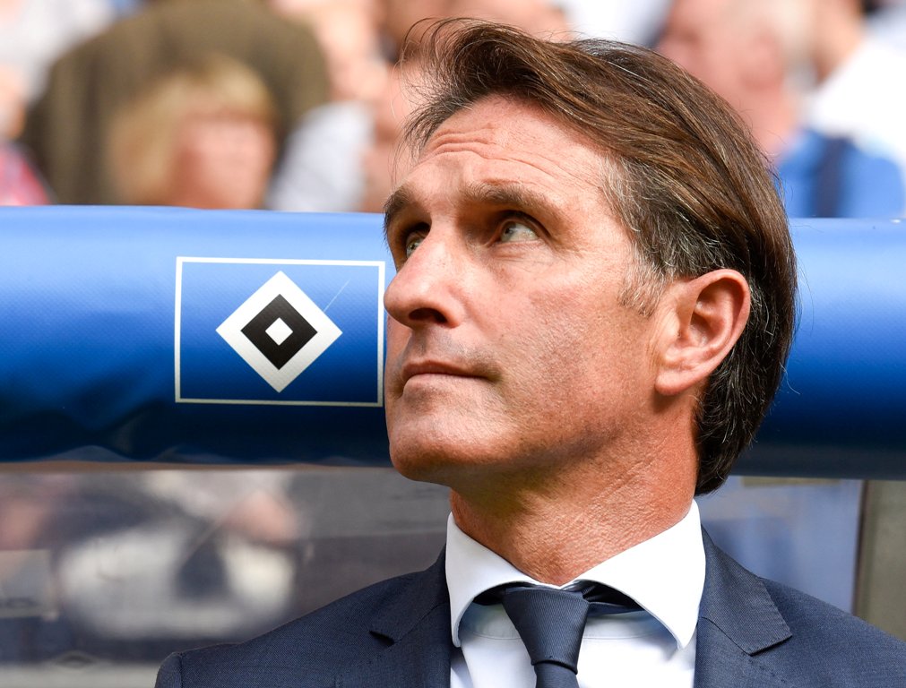 CORRECTING TYPOFootball Soccer - HSV Hamburg v FC Bayern Munich - German Bundesliga - Volksparkstadion, Hamburg, Germany - 24/09/16 Hamburg's coach Bruno Labbadia before the match. REUTERS/Fabian Bimmer