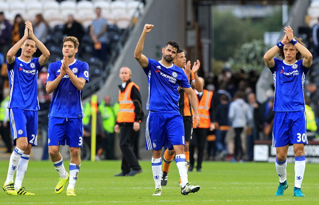 helsea players (L-R) Chelsea's Serbian midfielder Nemanja Matic, Chelsea's Spanish defender Marcos Alonso, Chelsea's Brazilian-born Spanish striker Diego Costa and Chelsea's Brazilian defender David Luiz celebrate on the picth after the English Premier Le