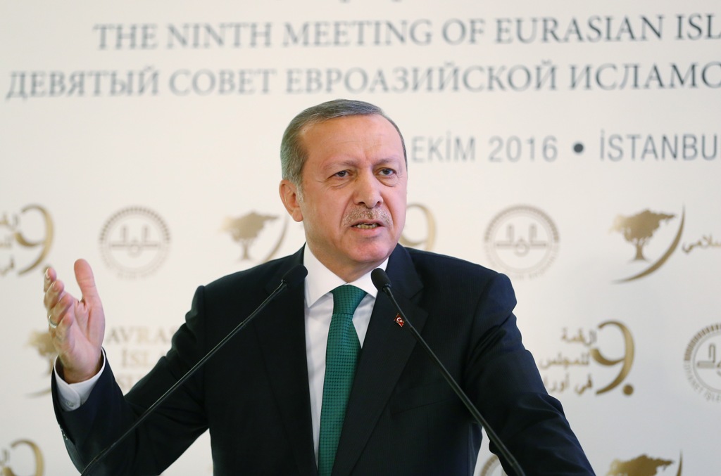 Turkish President Recep Tayyip Erdogan delivers a speech during the opening ceremony of 9th Eurasian Islamic Council in Istanbul, Turkey on October 11, 2016. ( Kayhan Özer - Anadolu Agency )
