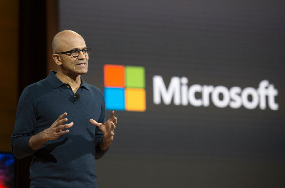 Microsoft chief executive officer Satya Nadella talks at a Microsoft news conference October 26, 2016 in New York. (AFP / DON EMMERT)