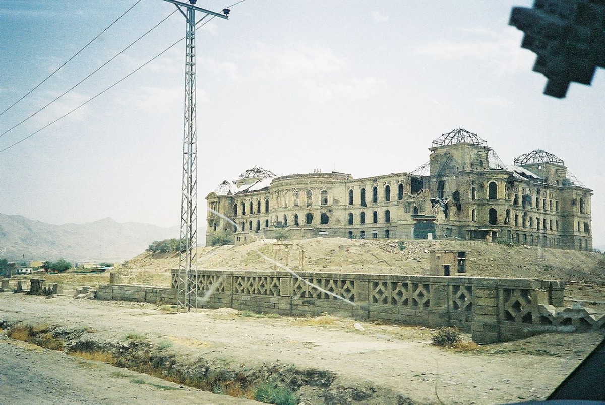 Darul Aman Palace' northern elevation showing the shelling-damage inflicted during the fighting for Kabul after Soviet withdrawal. (ArminWenger / Wikimedia Commons) 