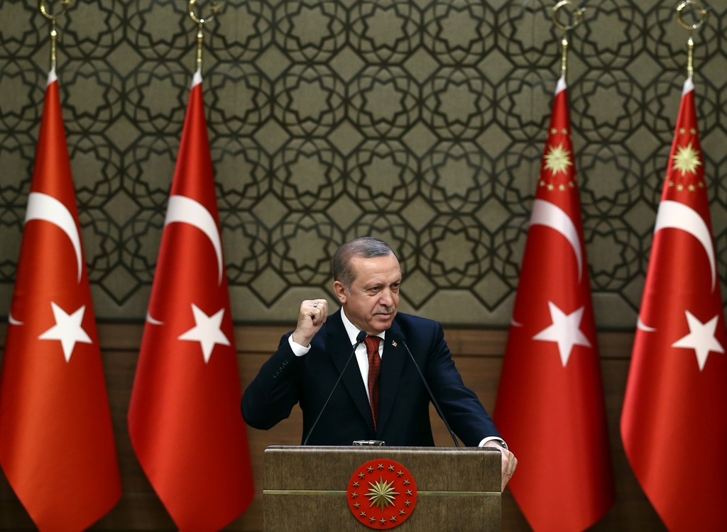 Turkish President Recep Tayyip Erdogan delivers a speech during the 29th Muhktars Meeting at the Presidential Complex in Ankara, Turkey on October 26, 2016. ( Turkish Presidency / Yasin Bulbul - Anadolu Agency )