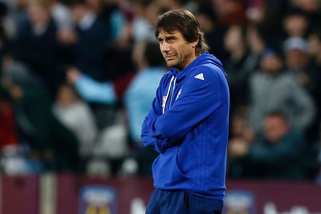 Chelsea's Italian head coach Antonio Conte gestures on the touchline during the EFL (English Football League) Cup fourth round match between West Ham United and Chelsea at The London Stadium in east London on October 26, 2016.  AFP / Ian KINGTON