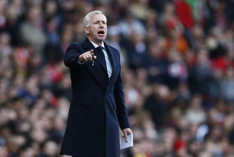 File photo of Crystal Palace manager Alan Pardew. Reuters