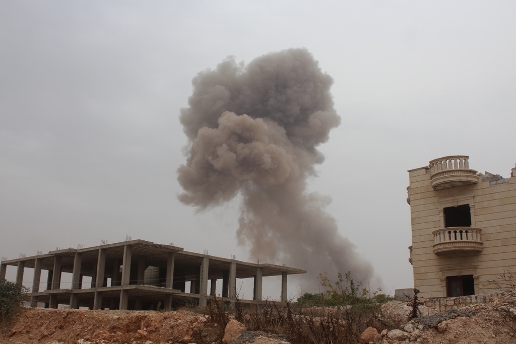 ALEPPO, SYRIA - OCTOBER 28: A Syrian opposition group attacks the positions of the Assad regime forces with missiles during an operation to break the siege of the regime forces in the city center in Aleppo, Syria on October 28, 2016. ( Ahmed Hasan Obed - 
