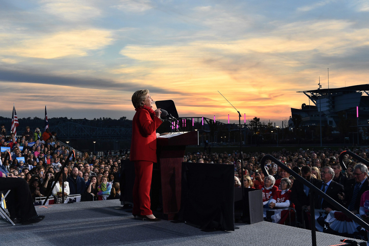 US Democratic presidential nominee Hillary Clinton addresses a campaign rally in Cincinnati, Ohio, on October 31, 2016. AFP / Jewel Samad