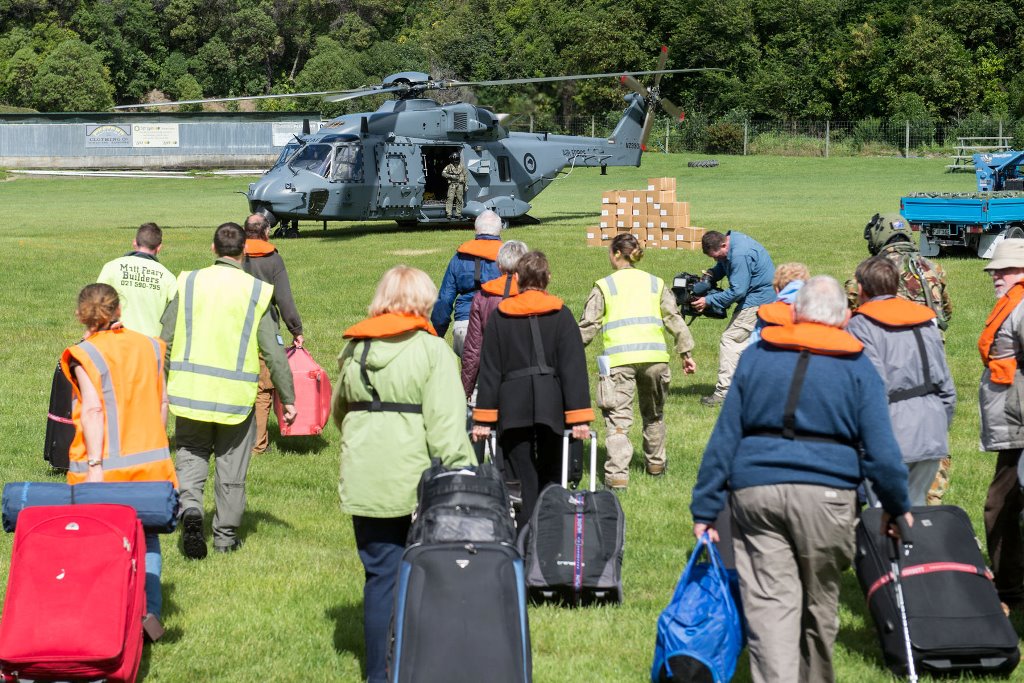 A Royal New Zealand Air Force NH90 helicopter prepares to evacuate those stranded in Kaikoura on the South Island of New Zealand November 16, 2016, following the recent earthquakes. CPL Amanda McErlich/Courtesy of Royal New Zealand Defence Force/Handout v