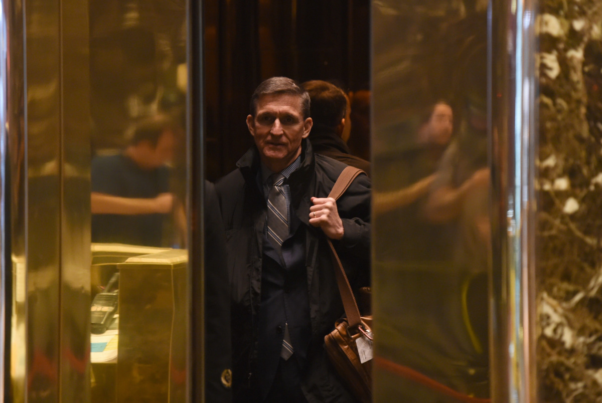 Retired general Michael Flynn arrives at Trump Tower for meetings with President-elect Donald Trump November 16, 2016 in New York. (AFP / TIMOTHY A. CLARY)