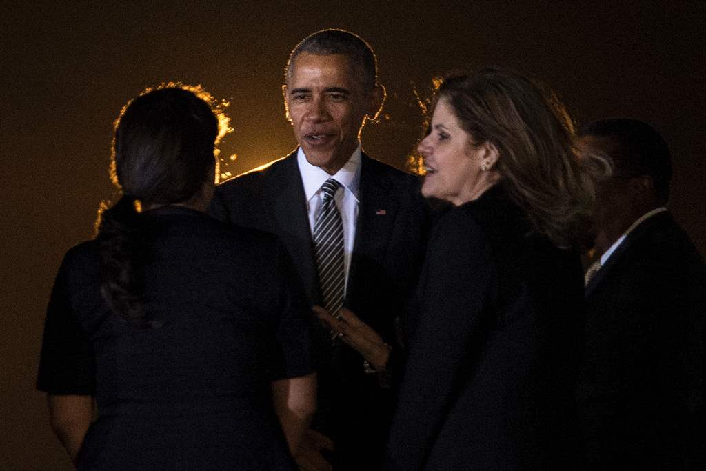 US President Barack Obama arrives at Jorge Chavez International Airport November 18, 2016 in Lima to attend the Asia-Pacific Economic Cooperation (APEC) Summit on November 19, 2016. AFP / Brendan Smialowski
