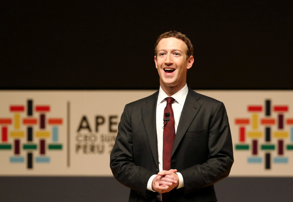 Facebook founder Mark Zuckerberg addresses the audience during a meeting of the APEC (Asia-Pacific Economic Cooperation) Ceo Summit in Lima, Peru, November 19, 2016. REUTERS/Mariana Bazo
