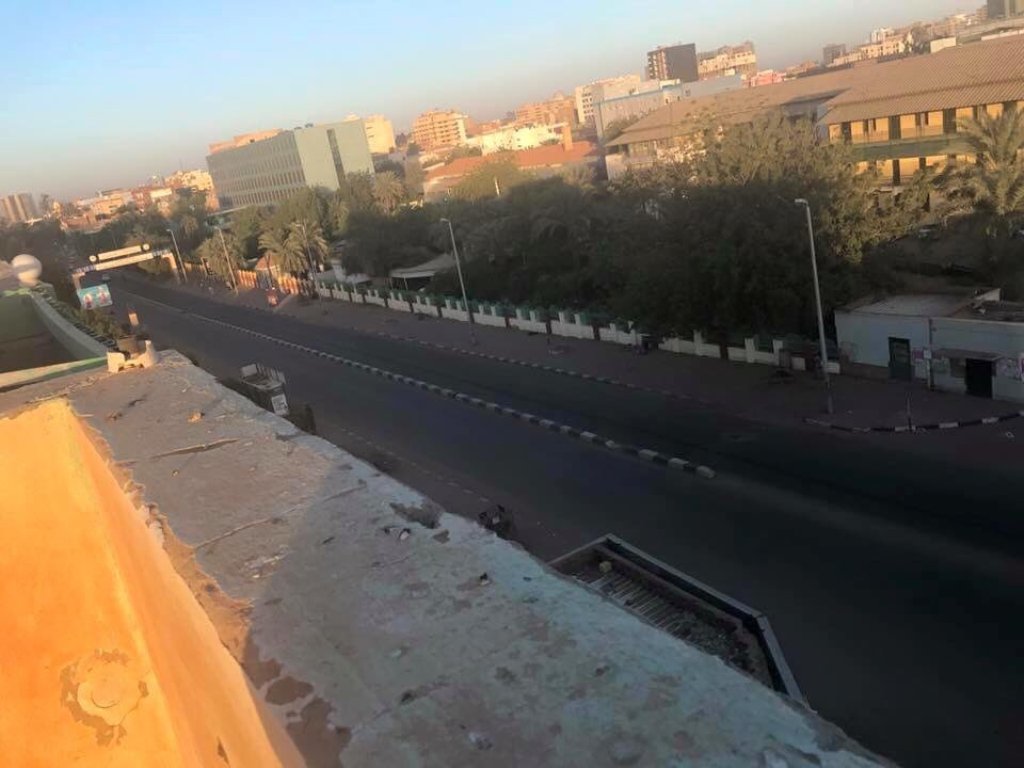 Al Khartoum Hospital street. Photo credit: Twitter/@IsSoOzZ