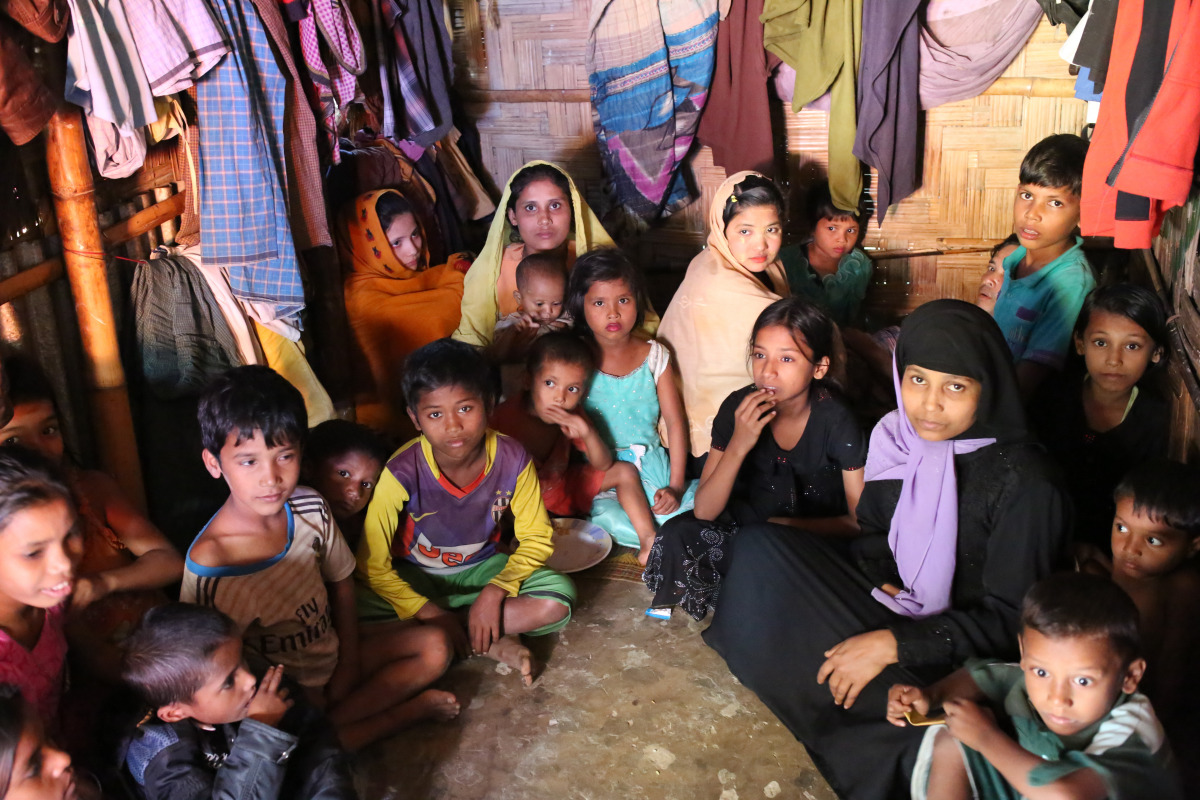 Rohingya Muslims who have been taken shelter in Bangladesh from Myanmar, at Leda unregistered Rohingya camp in Takenaf, Bangladesh on November 26, 2016.
(Zakir Hossain Chowdhury - Anadolu Agency)