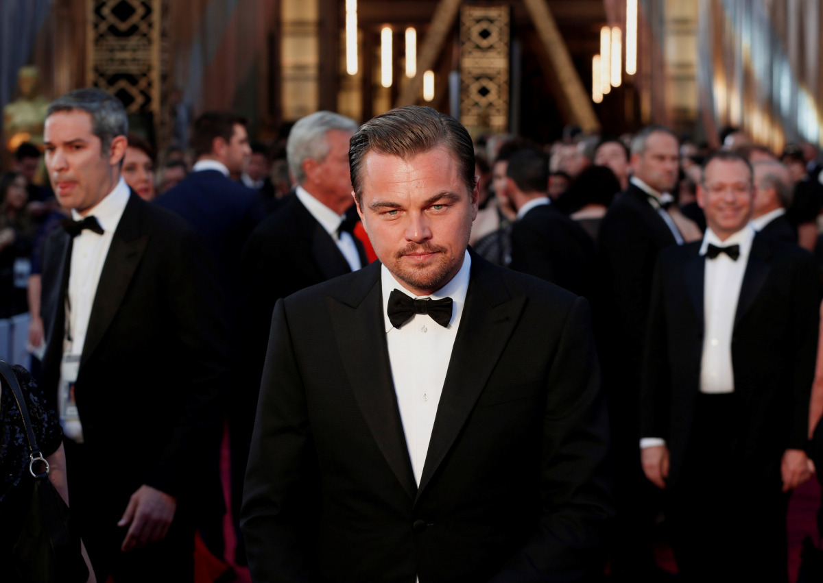 Leonardo DiCaprio, nominated for Best Actor for his role in 'The Revenant', wearing a Giorgio Armani tuxedo, arrives at the 88th Academy Awards in Hollywood, California February 28, 2016. REUTERS/Lucas Jackson/
