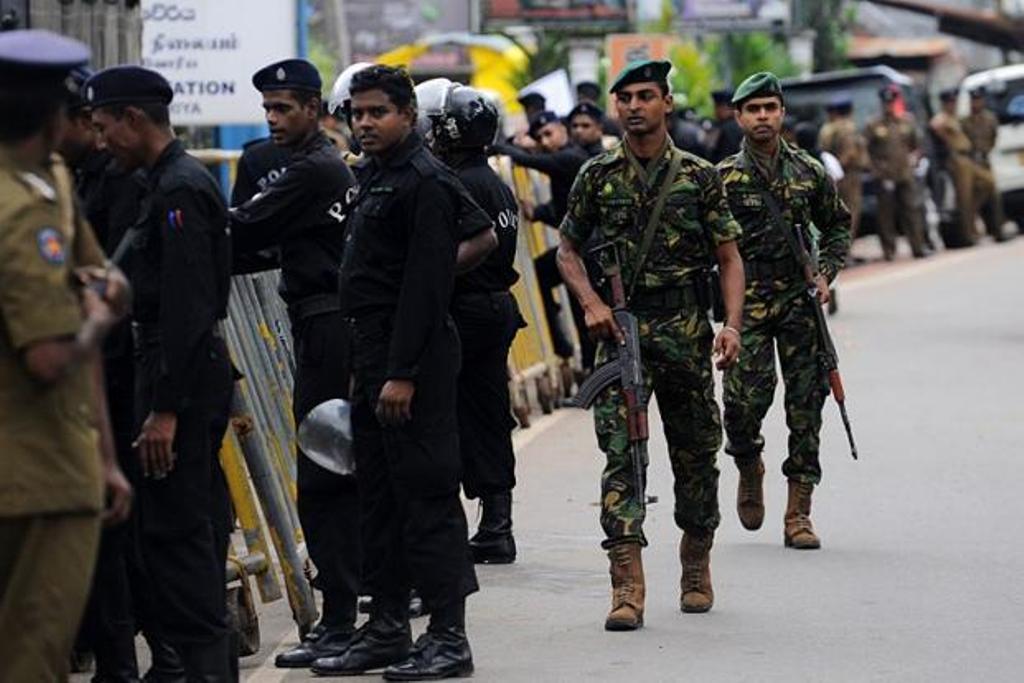Sri Lankan para-military Special Task Force Commandos guard Weliweriya police station on the outskirts of Colombo. Photo: Ishara S. Kodikara/AFP