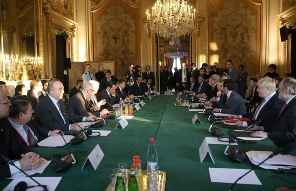 Ministers and delegates take part in a meeting on Syria, on December 10, 2016 in Paris. Kerry and leading diplomats are trying to find solutions for Syria's desperate opposition, as Syrian government forces squeeze rebels out of Aleppo after a devastating
