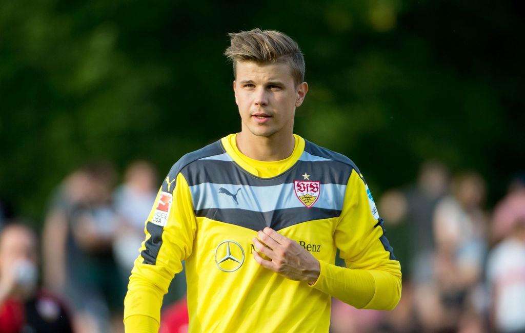 FILES) This file photo taken on June 29, 2015 shows Stuttgart's Australian goalkeeper Mitchell Langerak attending the opening training session of then German first division Bundesliga club VfB Stuttgart in Stuttgart, southern Germany.  AFP / Daniel NAUPOL