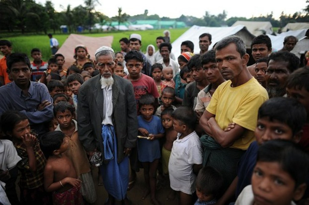 Rohingyas at the Dabang Internally Displaced Persons camp, located on the outskirts of Sittwe in Rakhine state, Oct. 10, 2012. / AFP.