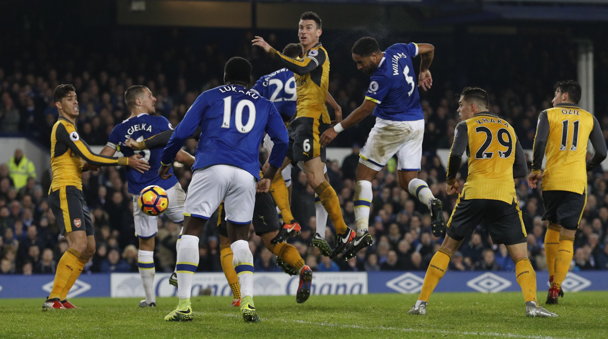 Everton's Ashley Williams scores their second goal. (Reuters / Phil Noble)