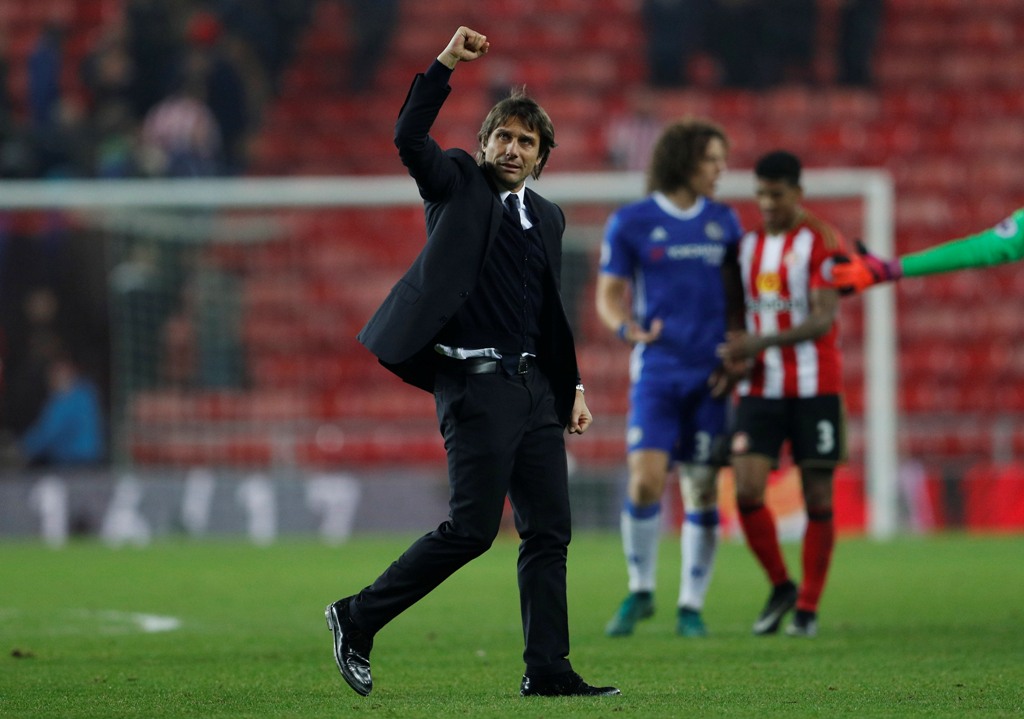 Chelsea manager Antonio Conte celebrates after the game Action Images via Reuters / Lee Smith 
