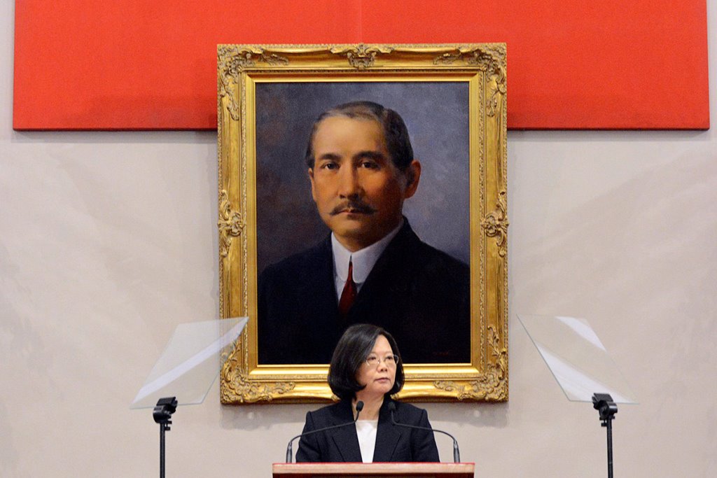 Taiwanese President Tsai Ing-wen speaks during the New Year's Eve news conference in Taipei, Taiwan December 31, 2016. REUTERS/Fabian Hamacher

