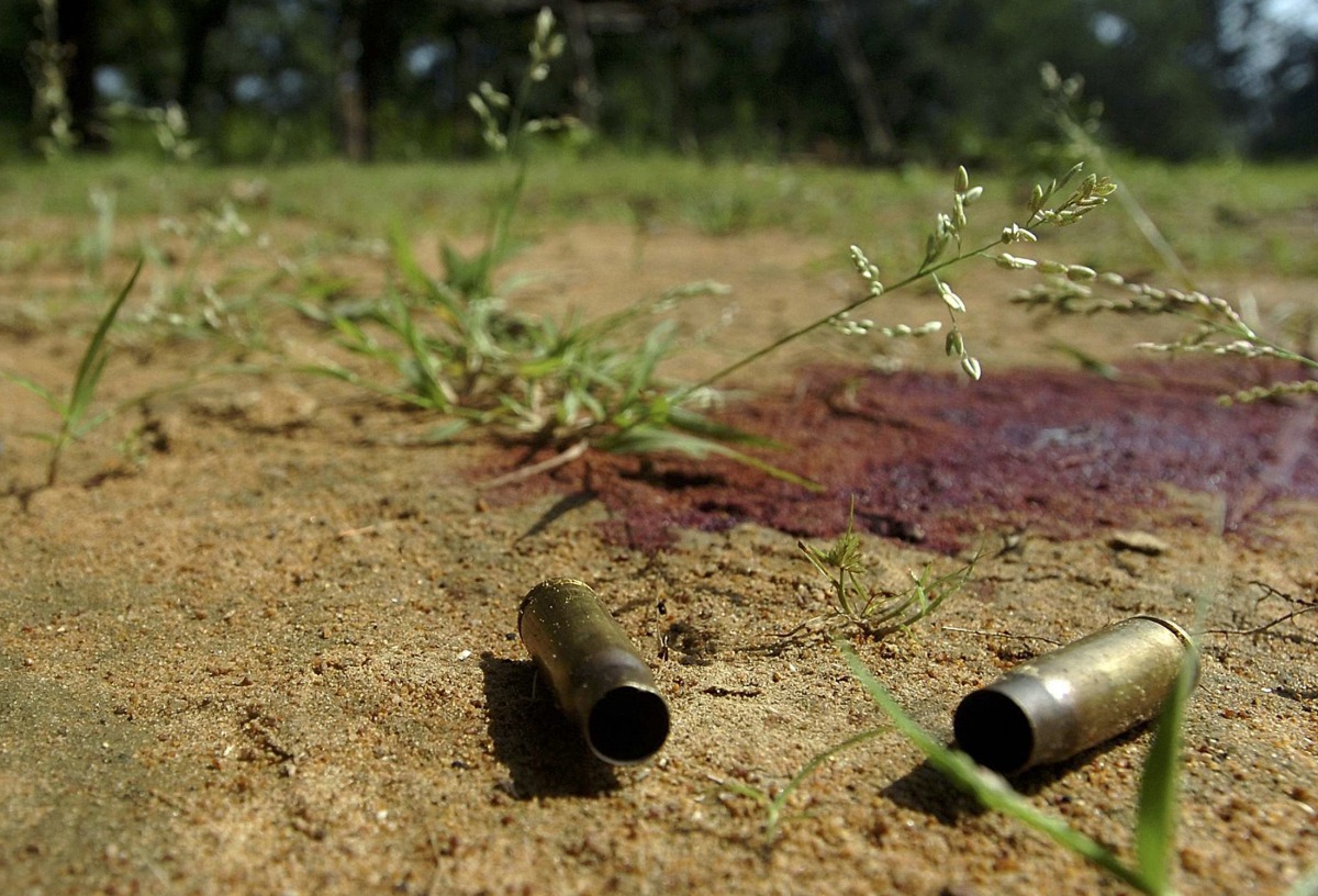 In this photo spent cartridges are seen near Lahiri sub police station where policemen were killed in an alleged Maoist attack in Gadchiroli district about 300 km from the central Indian state of Nagpur, October 9, 2009 (Reuters)