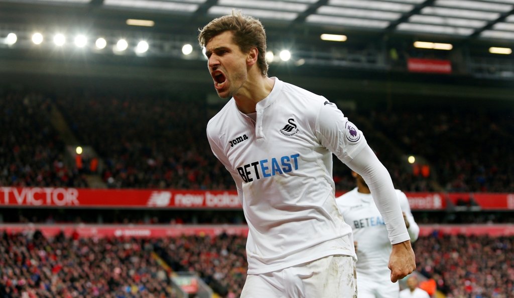 Swansea City's Fernando Llorente celebrates scoring their second goal Action Images via Reuters / Ed Sykes 