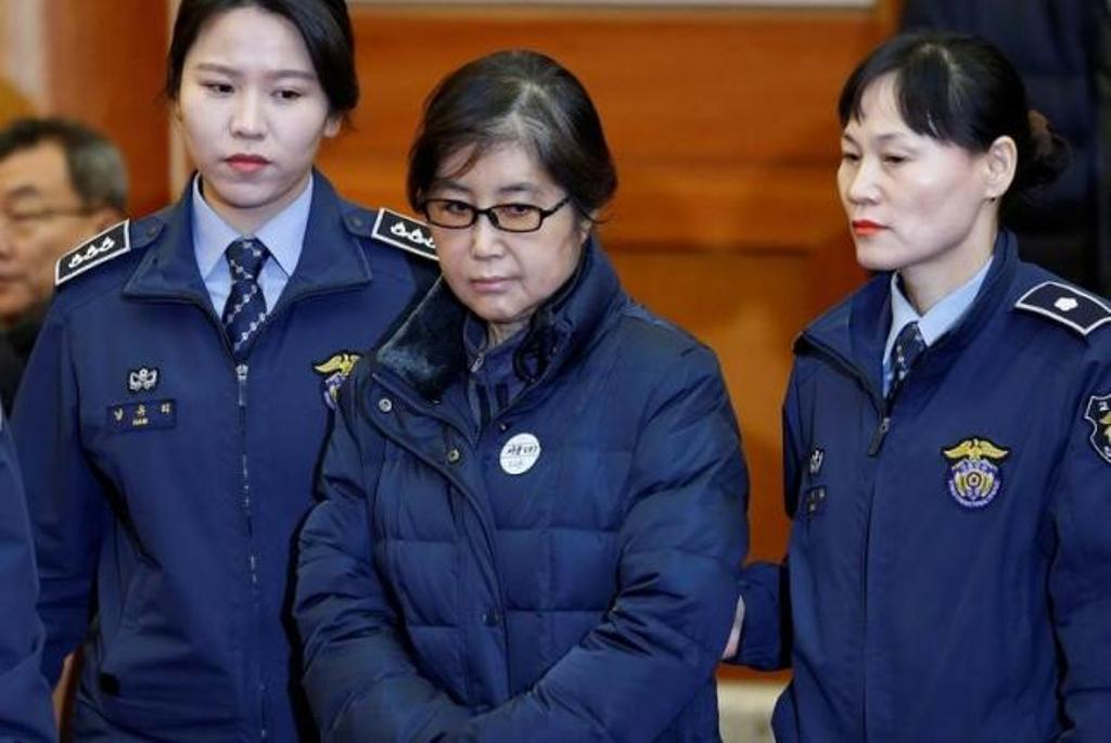 Choi Soon-sil, the woman at the centre of the South Korean political scandal and long-time friend of President Park Geun-hye, arrives for a hearing arguments for South Korean President Park Geun-hye's impeachment trial at the Constitutional Court in Seoul