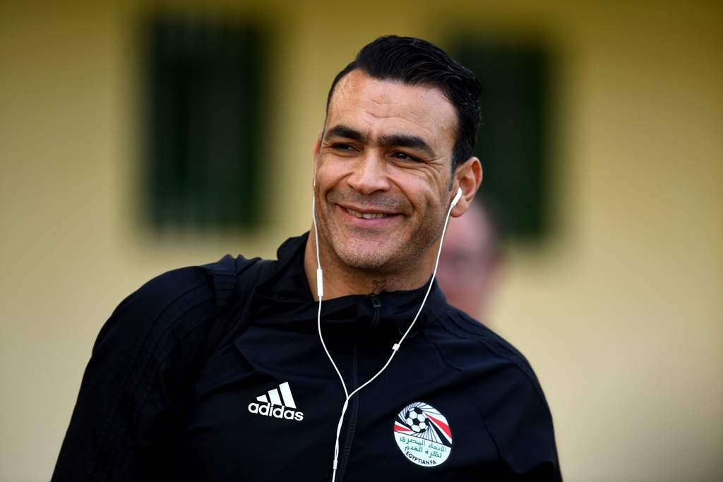 Egypt's goalkeeper Essam El-Hadary arrives for a training session in Libreville on February 3, 2017, two days ahead of the final of the 2017 Africa Cup of Nations football tournament between Egypt and Cameroon.
/ AFP / GABRIEL BOUYS