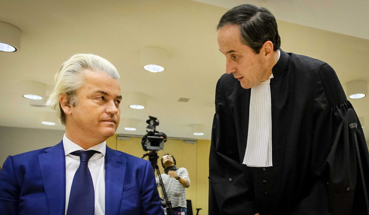 FILE PHOTO: Geert Wilders of the Party for Freedom and his lawyer Geert-Jan Knoops prior to his trial at Schiphol Badhoevedorp, The Netherlands, 18 March,  2016 (EPA / REMKO DE WAAL|) 