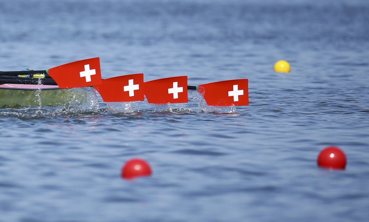 The image, close up of the blades of Switzerland rowers during training, is used here for graphical purpose (REUTERS / Carlos Barria)