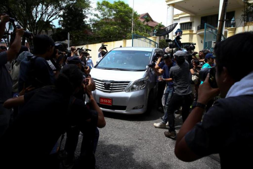 Members of the media surround a North Korea official's car as it leaves the North Korea embassy in Kuala Lumpur, Malaysia, February 22, 2017. REUTERS/Athit Perawongmetha.
