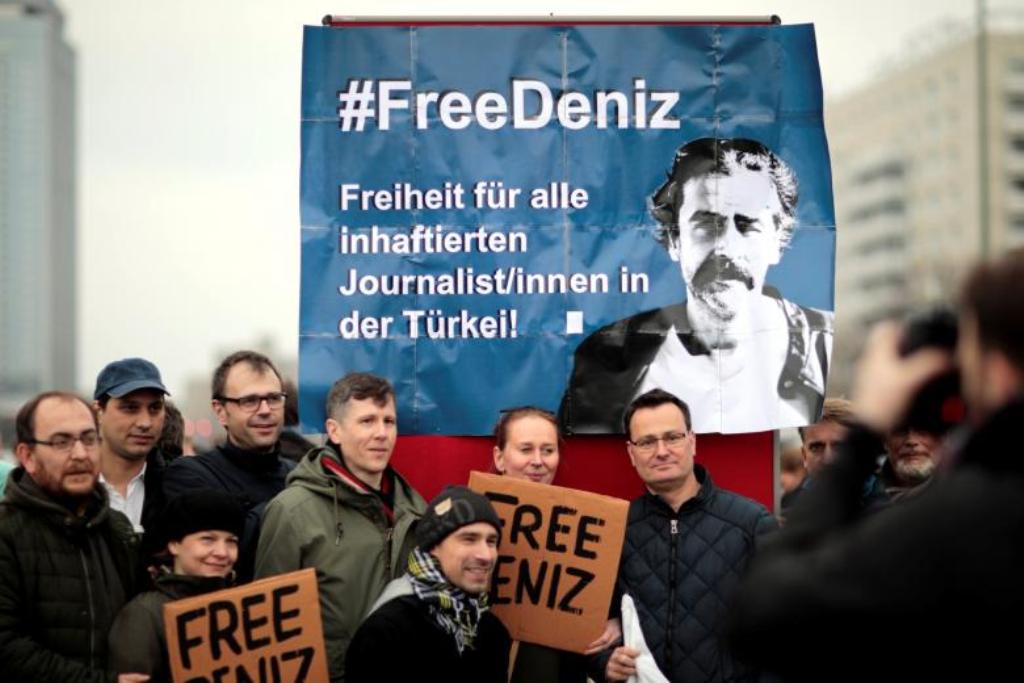 Protestors demonstrate, calling for the freedom of German-Turkish journalist Deniz Yucel, in the streets of Berlin, Germany, February 19, 2017. REUTERS/Axel Schmidt.