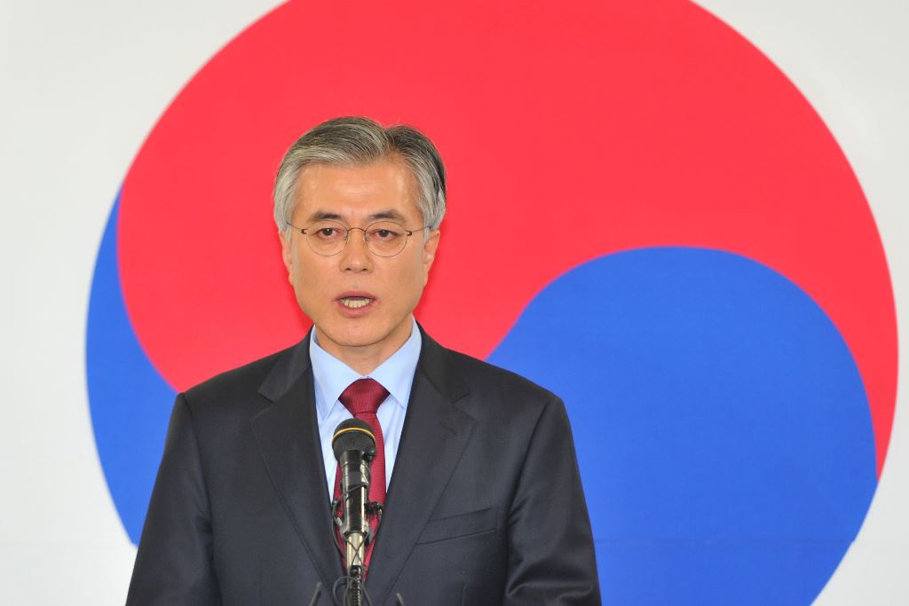 (FILES) This file photo taken on December 18, 2012 shows South Korea's presidential candidate Moon Jae-In of the opposition Democratic United Party speaking during a press conference at the party head office in Seoul. AFP / KIM JAE-HWAN
