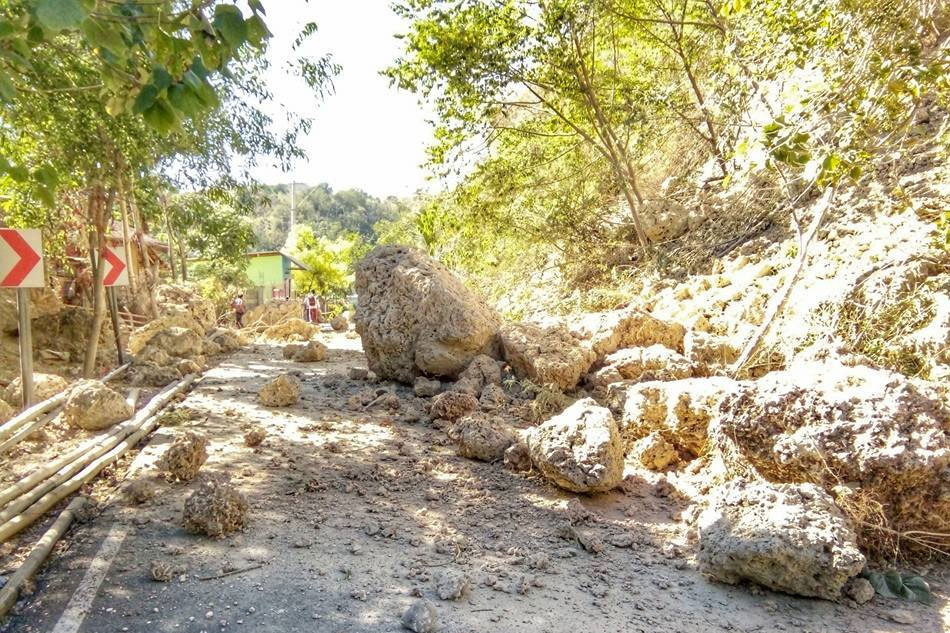 Fallen rocks block a road in Batangas after an earthquake was felt in parts of Luzon. Photo courtesy of Rod Ebora Panganiban