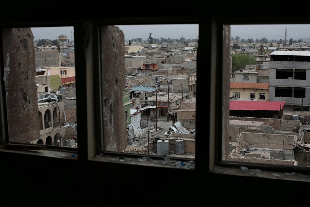 A view of an area controlled by the Iraqi forces, from a building used by the Iraqi Federal Police to fight the Islamic State in western Mosul, Iraq April 11, 2017. REUTERS/Andres Martinez Casares
