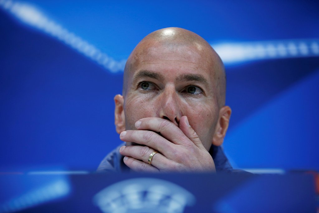  Real Madrid's coach Zinedine Zidane attends news conference. REUTERS/Susana Vera
