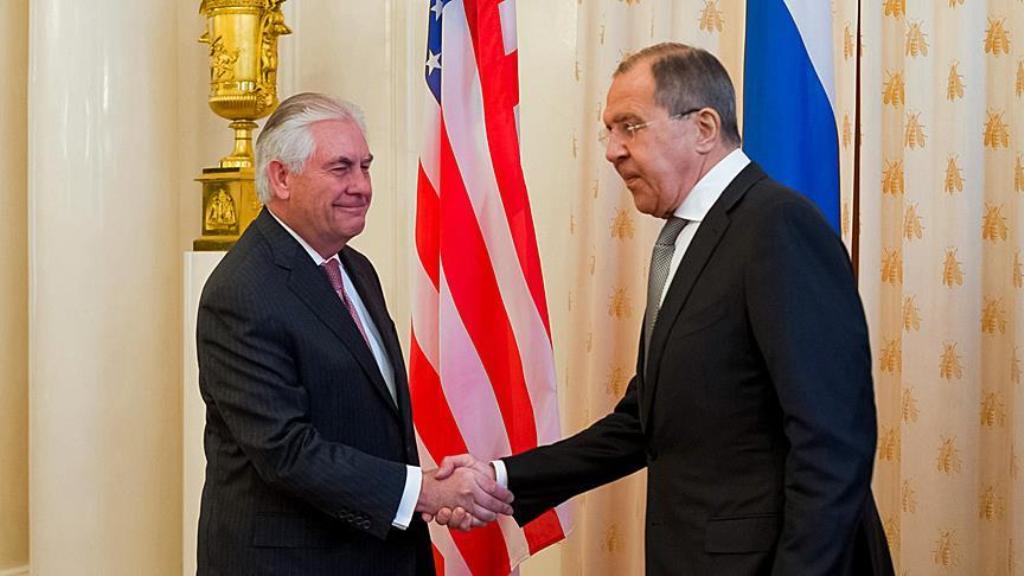 Photo: US Secretary of State Rex Tillerson (L) and Minister of Foreign Affairs of Russia Sergey Lavrov (R). / AA.