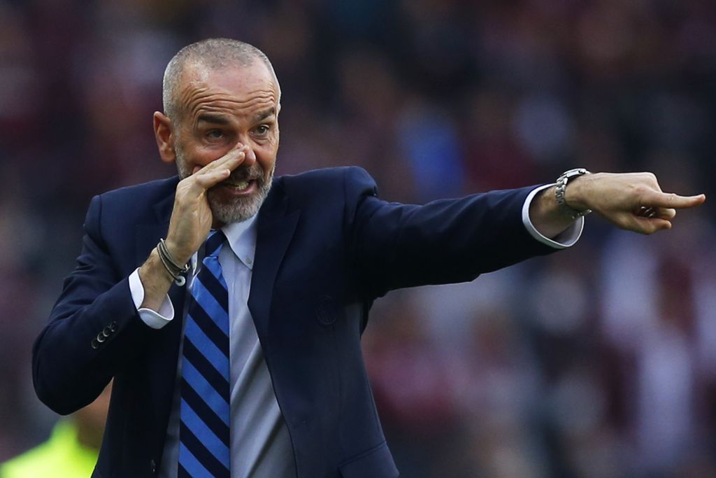 (FILES) This file photo taken on March 18, 2017 shows Inter Milan's coach Stefano Pioli during the Italian Serie A football match Torino versus Inter Milan on March 18, 2017 at the 'Grande Torino Stadium' in Turin.  AFP / Marco BERTORELLO
