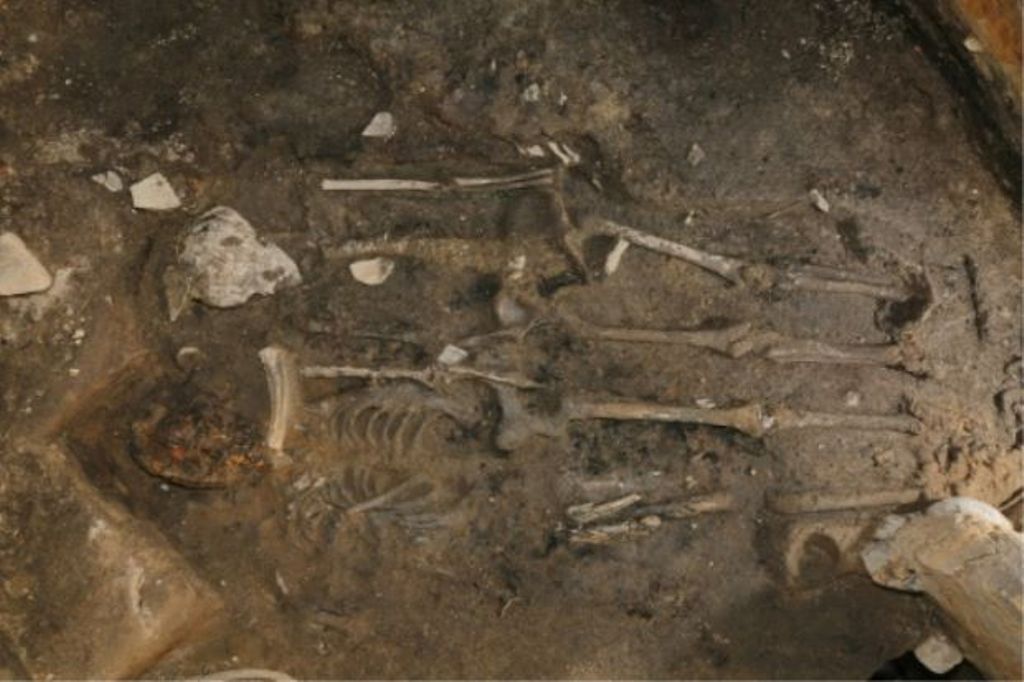 Two skeletons dating from the 5th century were found under the walls of the Wolseong, or Moon Castle, in Gyeongju in South Korea, the capital of the former Silla kingdom. - Gyeongju National Research Institute of Cultural Heritage/AFP.