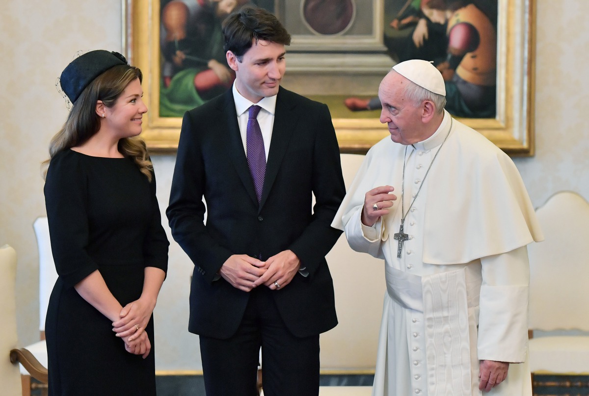 Pope Francis meets Canada's Prime Minister Justin Trudeau during a private audience at the Vatican, May 29, 2017. REUTERS/Ettore Ferrari
