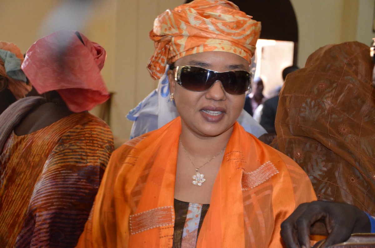 Wife of Hama Amadou, Hazida Amadou, leaves the court following a hearing related to baby trafficking charges against her husband in Niamey on January 2, 2014 (AFP Photo/Hama Boureima)